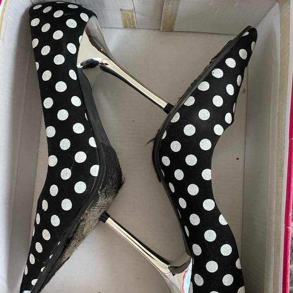 Black and white polka dot pumps - Picture 1 of 4